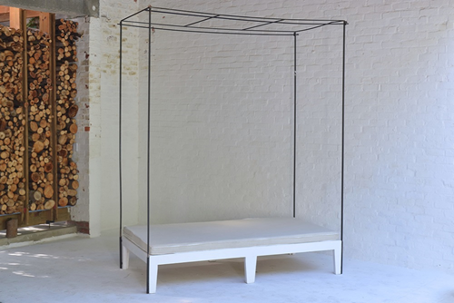 012 Daydreamer daybeds with linen mattress and no curtains