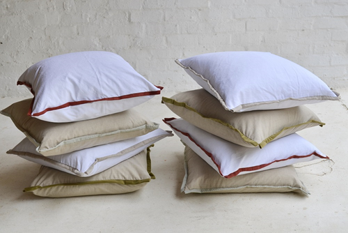 017 Oats & white & Rust detail cushions