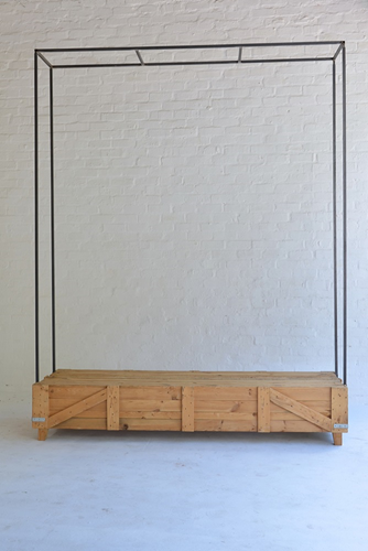 013 Crate seating with steel structure