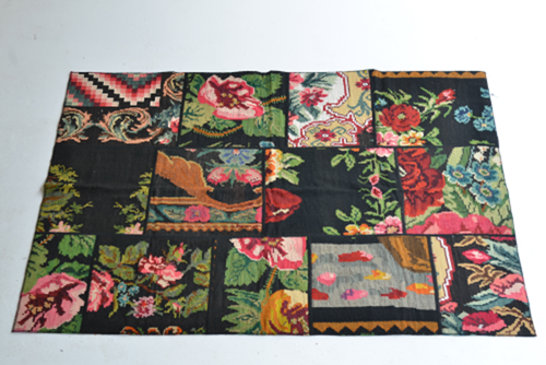 014 Moody Patch Floral Carpet